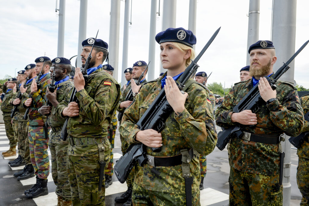 8th parliamentary term [13553]; Eurocorps; European Army Corps; Open Day 2017 (T) [13812]; Outside view; open doors day of the European Institutions [13383]; Flag; European Flag